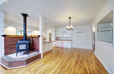 Historic Brush Prairie farmhouse built in 1901 and lovingly - photo 5