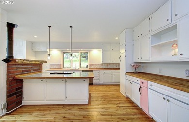 Historic Brush Prairie farmhouse built in 1901 and lovingly - photo 9