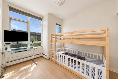 Bright & beautifully updated 3-bedroom townhome with a private - photo 16