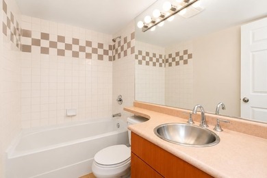 Bright & beautifully updated 3-bedroom townhome with a private - photo 20