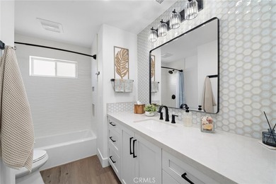 Pristine one of a kind customized Dutch Haven Marina home. This - photo 25