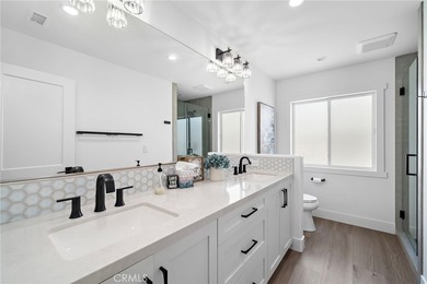 Pristine one of a kind customized Dutch Haven Marina home. This - photo 29