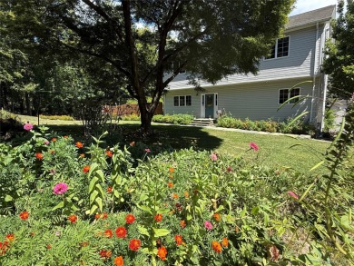 (private lake, pond, creek) Home For Sale in Tappan New York