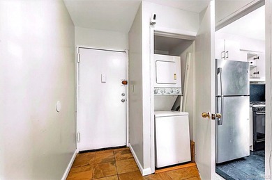 The most desirable Oakland gardens area in bayside, 3-story - photo 13