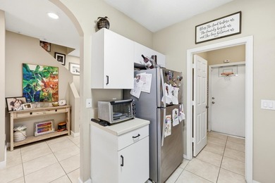 Move-In Ready 3-Bedroom Townhome! Freshly painted and - photo 13