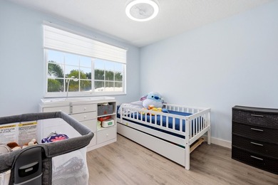 Move-In Ready 3-Bedroom Townhome! Freshly painted and - photo 18
