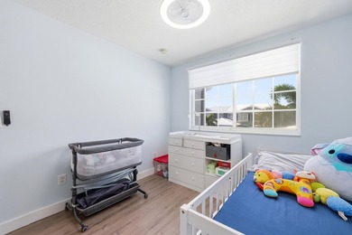 Move-In Ready 3-Bedroom Townhome! Freshly painted and - photo 20