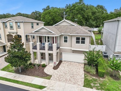 Luxury Living in Mount Dora! This extraordinary home flips the - photo 1