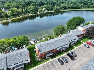 Lake Condo For Sale in Clarkston, Michigan