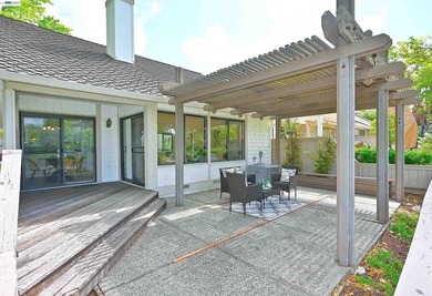 Rarely available, super popular, Alder end unit in an elevated - photo 39