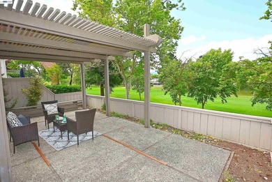 Rarely available, super popular, Alder end unit in an elevated - photo 40