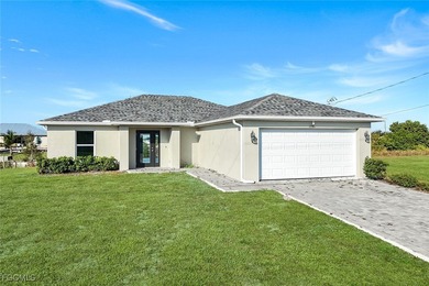 Cape Coral Lakes Area Home For Sale in Cape Coral Florida