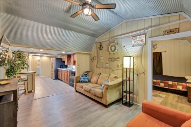 Charming Cottage With Screened Porch & Dock - photo 15