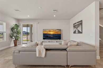 LIKE BRAND NEW! LYNN HAVEN FLOORPLAN 5 BEDROOM, 3 BATH, 2 CAR - photo 3