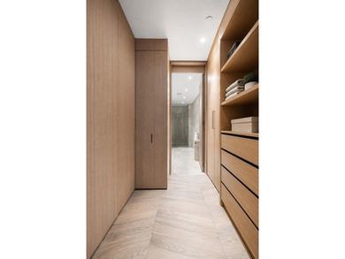 Newly available, Residence 5E offers a one-of-a-kind - photo 6
