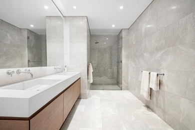 Newly available, Residence 5E offers a one-of-a-kind - photo 7