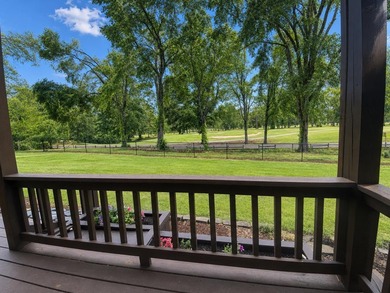 Come relax & take in the views at this custom-built 3-bedroom - photo 3