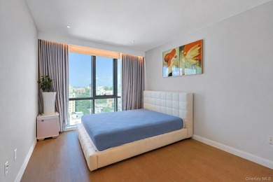 Located in the heart of Flushing, this 1,115 sq ft corner - photo 6