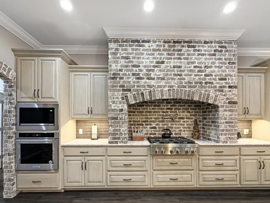 Custom-built, 1-owner masterpiece nestled on 4.5 ac in Pontotoc - photo 17