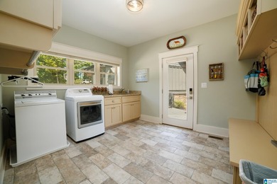 INCREDIBLE 6 BEDROOM, 6.5 BATH CUSTOM BUILT HOME ON THE SOUTH - photo 20