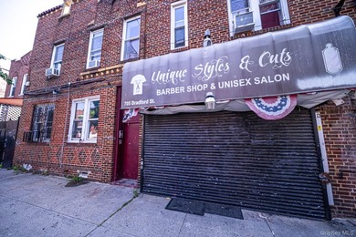 Exceptional mixed-use investment opportunity situated on a prime - photo 6