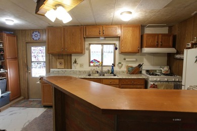 Welcome to country living at its finest! This charming 3-bedroom - photo 9