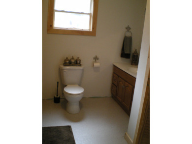 Cozy Lakeview Cottage On 1/2 Acre - photo 6
