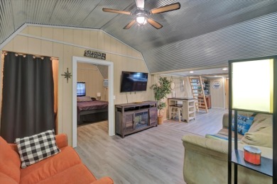 Charming Cottage With Screened Porch & Dock - photo 14