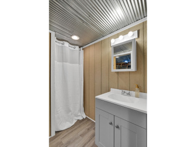 Charming Cottage With Screened Porch & Dock - photo 22