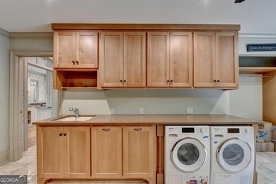 Welcome to this exceptional 6-bedroom, 6.5-bath 4 side brick - photo 24