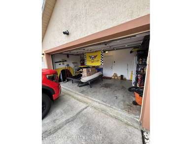 Motivated seller!! Welcome to this beautiful 4-bedroom, 2-bath - photo 32