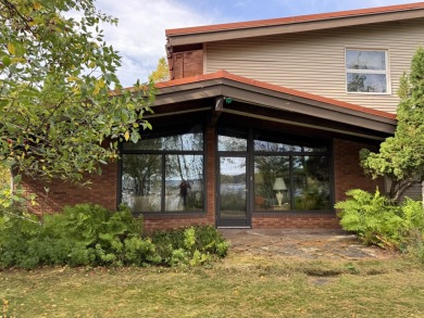 Lake Home For Sale in Beaver Bay, Minnesota