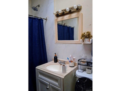 Beautiful Multi Dwelling Excellent Location, Public - photo 8