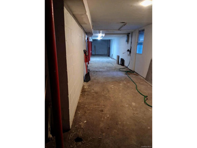 Beautiful Multi Dwelling Excellent Location, Public - photo 9