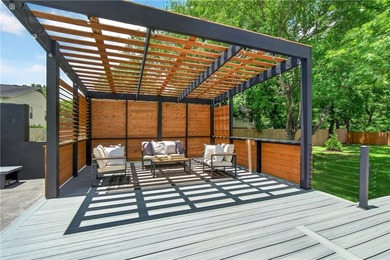 Luxury estate living meets executive convenience in this fully - photo 11