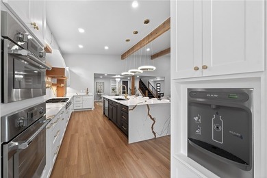 Luxury estate living meets executive convenience in this fully - photo 12