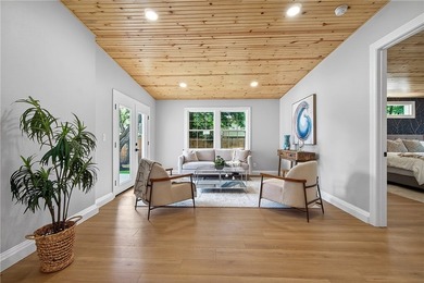 Luxury estate living meets executive convenience in this fully - photo 17