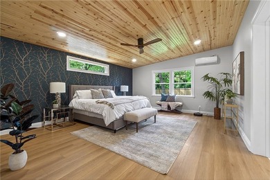 Luxury estate living meets executive convenience in this fully - photo 18