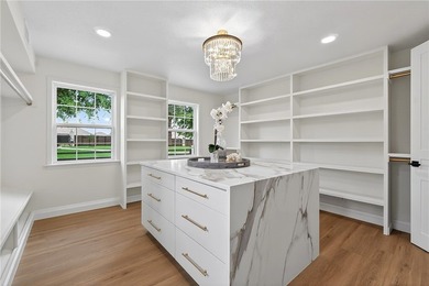 Luxury estate living meets executive convenience in this fully - photo 25