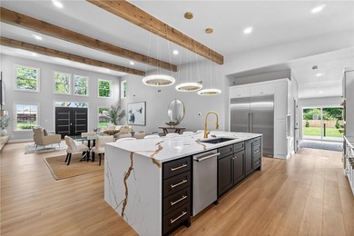 Luxury estate living meets executive convenience in this fully - photo 32