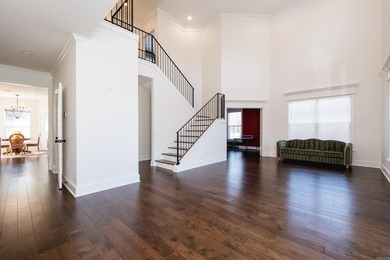 Beautiful like new construction custom built home in Waterview - photo 6