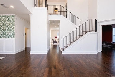 Beautiful like new construction custom built home in Waterview - photo 7