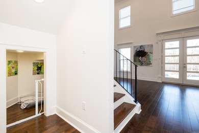 Beautiful like new construction custom built home in Waterview - photo 8