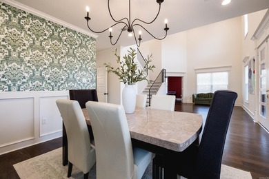 Beautiful like new construction custom built home in Waterview - photo 10