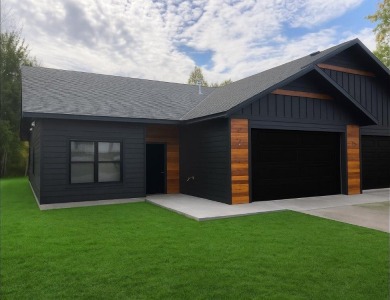 Lake Townhome/Townhouse For Sale in Cloquet, Minnesota