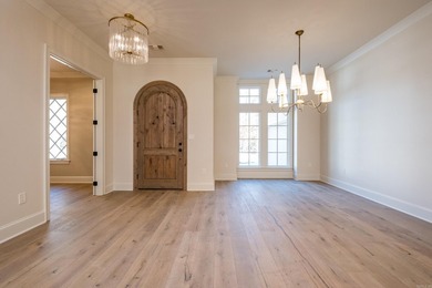 Stunning new construction steps from Chenal's Bear Den Golf - photo 4