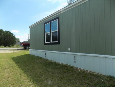 THIS HOME MEETS A MULTITUDE OF FINANCING POSSIBILITIES: FHA, VA - photo 22