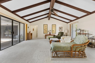 Spacious, Kamaaina-style 2-bedroom, 3-bathroom home located just - photo 3