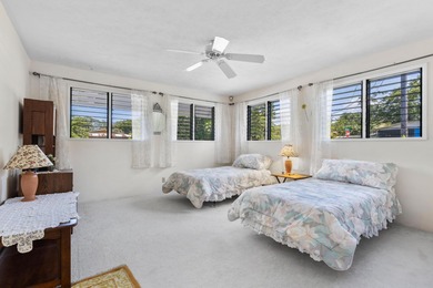 Spacious, Kamaaina-style 2-bedroom, 3-bathroom home located just - photo 9