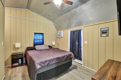 Charming Cottage With Screened Porch & Dock - photo 17